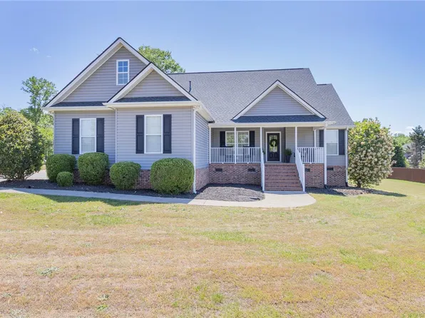 208 Mahaffey Rd, Williamston, SC 29697