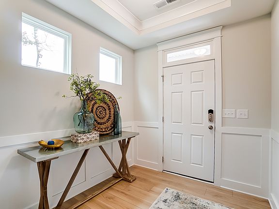 These photos are representative of this floor plan, but all options may not be available in every co