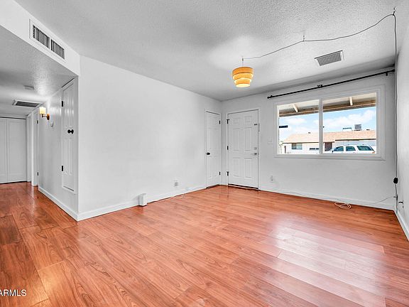 4th image of 3604 S CUTLER Drive