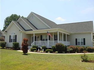 1204 Autumn Grove Ct, Fuquay Varina, NC 27526