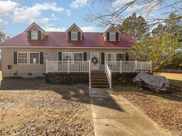 4000 Landover Dr, Eastover, NC 28312