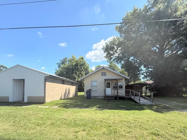 406 Church St, Zeigler, IL 62999