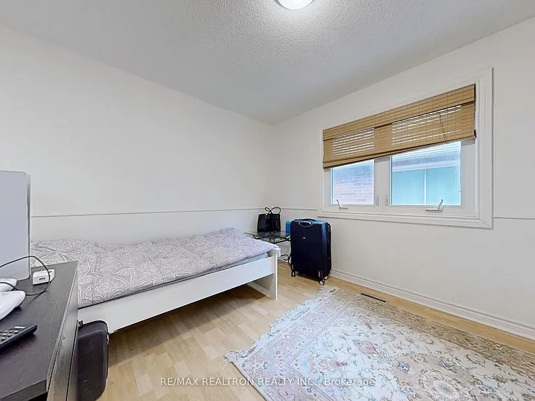 99 Widdifield Ave — Photo 8