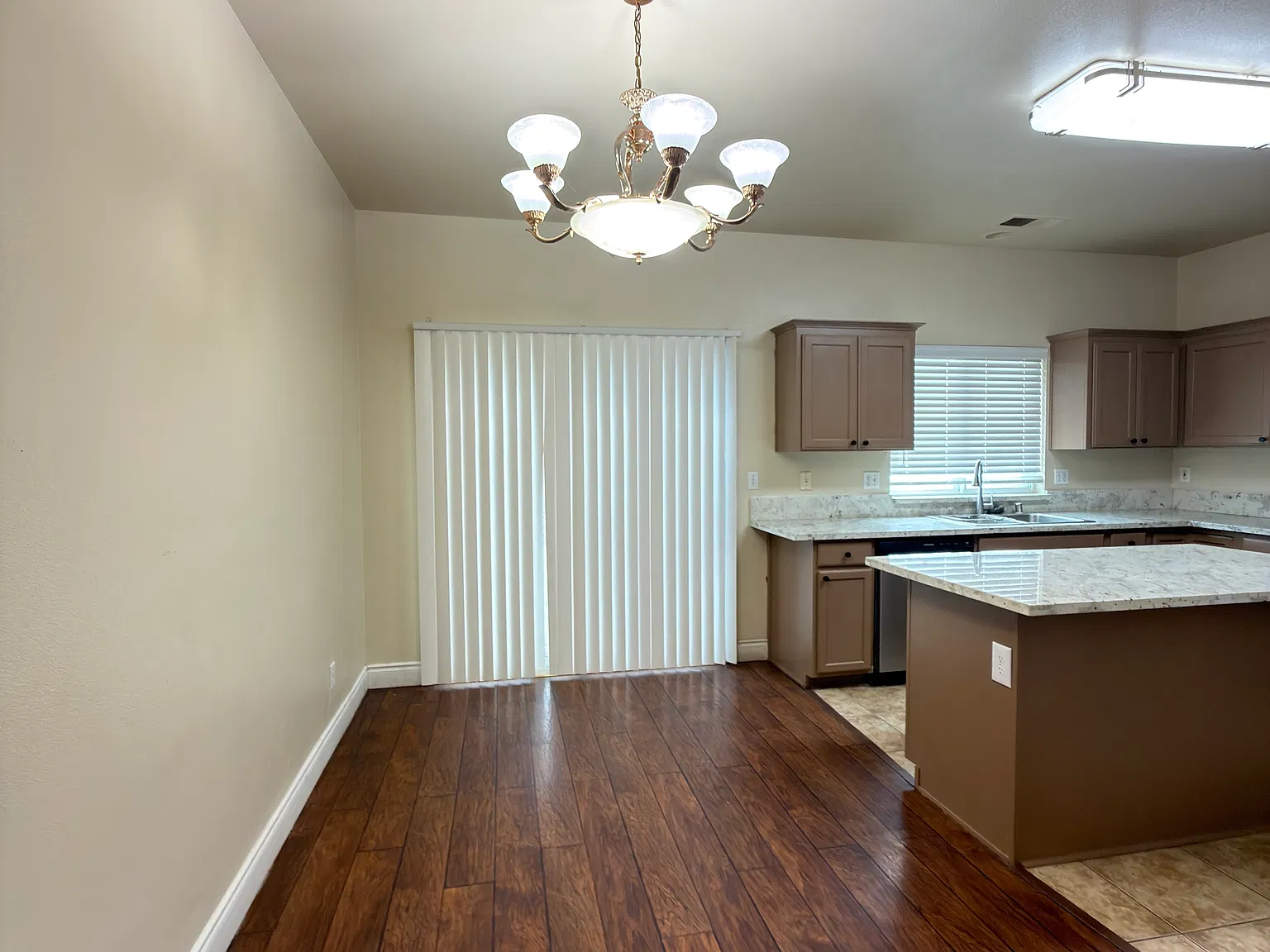 4 bed, 1402 sqft, $2,800 — Photo 3