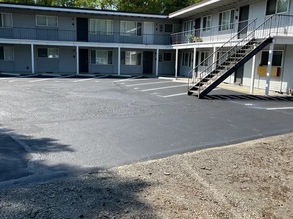 17160 Avondale Way NE APT 8, Redmond, WA 98052