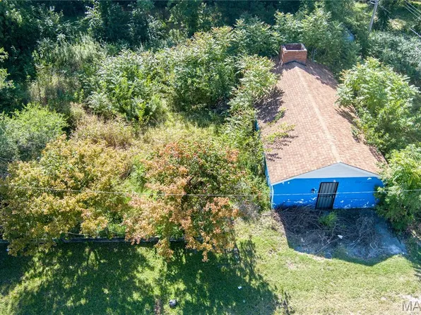 3300 McCasland Ave, East Saint Louis, IL 62207