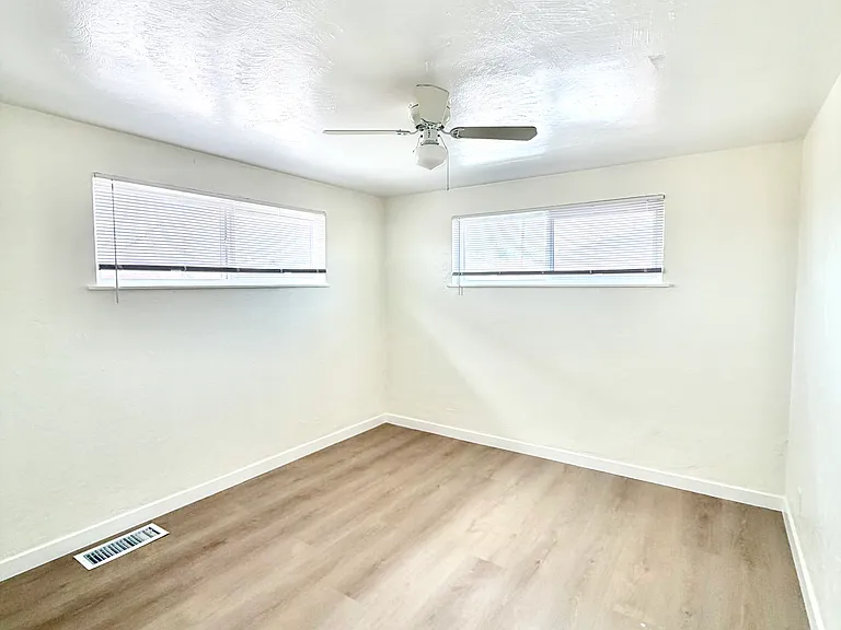1149 Akron St #1149 — Photo 8