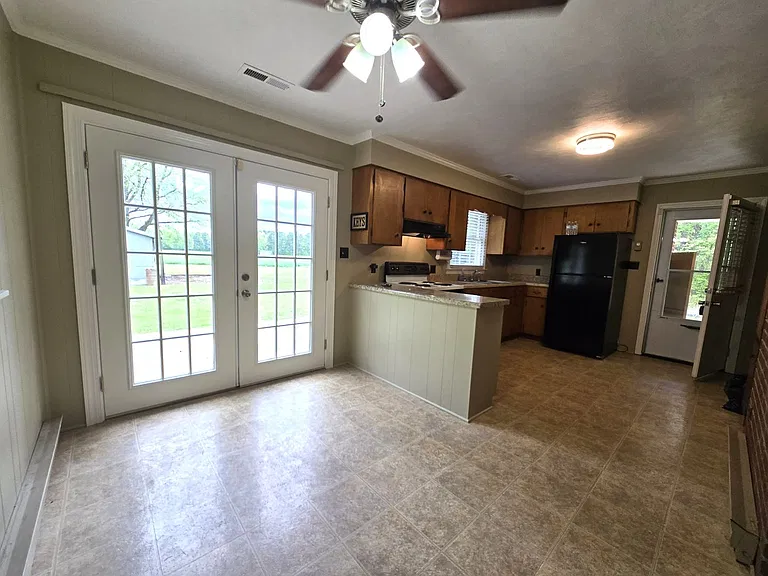849 State Highway 561 W — Photo 4