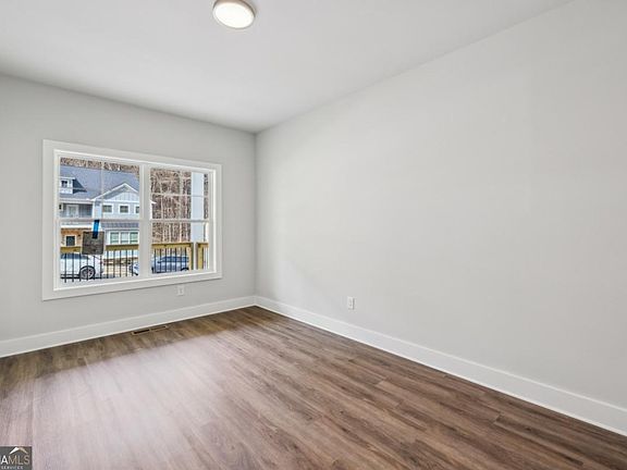 5th image of 3128 Stonegate Dr SW