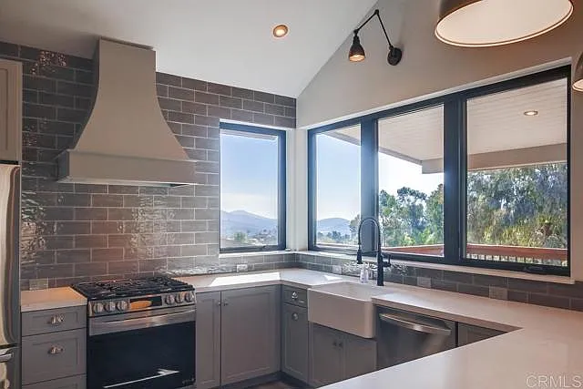 Vista Sierra Dr — Photo 10