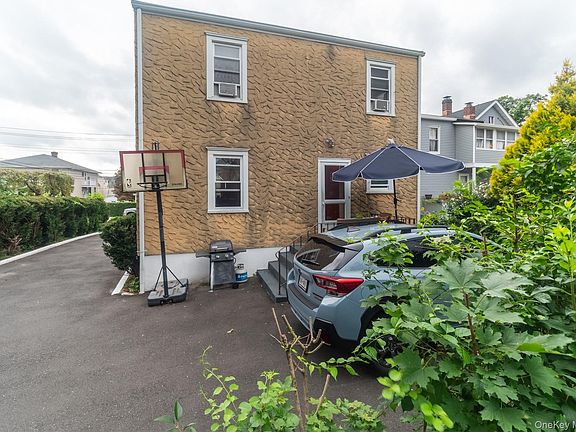 5th image of 429 Franklin Street