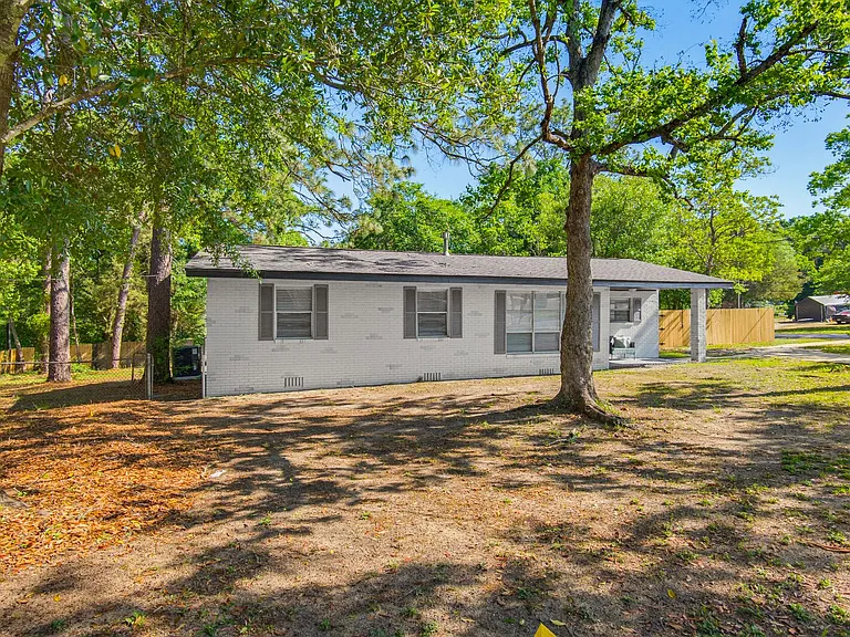 1095 Texas Pkwy — Photo 6