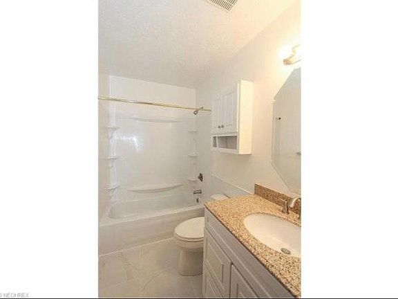 4th image of 3861 W Erie Ave