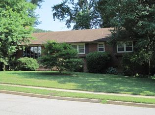 8131 Carrick Ln, Springfield, VA 22151