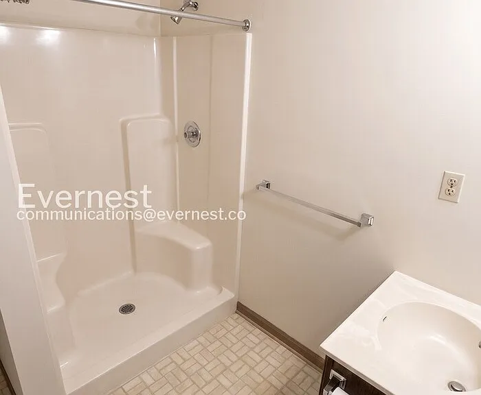 11829 Parliament Dr — Photo 28