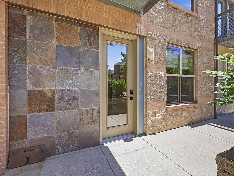2388 S Wheeling Cir — Photo 4