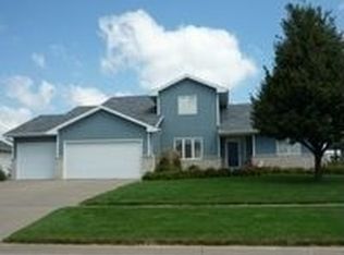 411 Embassy Ct, Sergeant Bluff, IA 51054