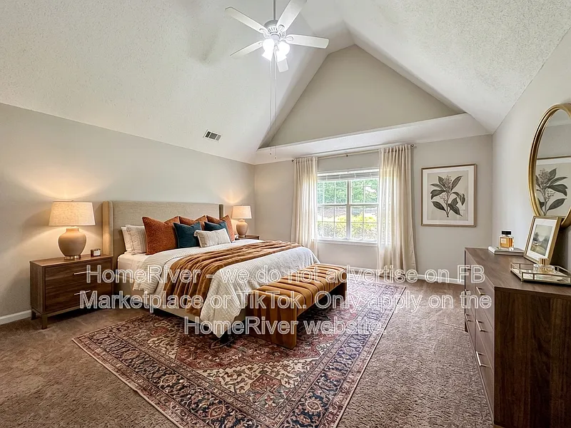 4 bed, 3.0 bath, 2112 sqft, $2,235 — Photo 4