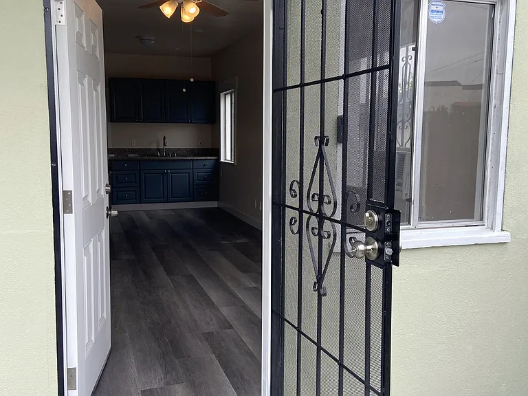 1528 Attridge Ave — Photo 11
