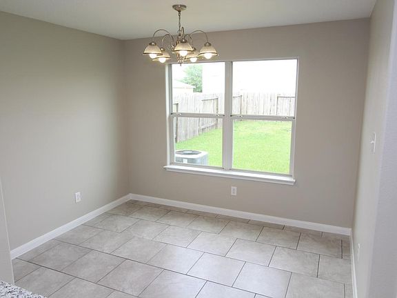 5th image of 7119 White Willow Ln