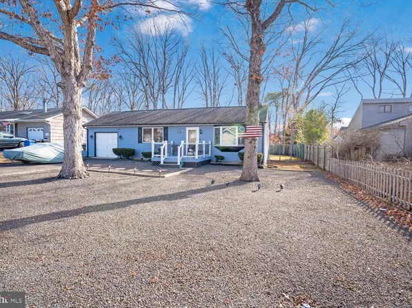 77 Lighthouse Dr, Manahawkin, NJ 08050