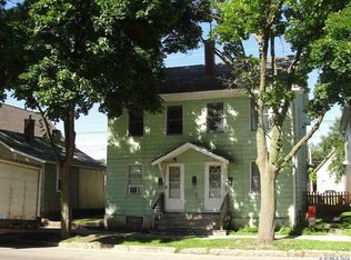 2284 Jackson St, Dubuque, IA 52001