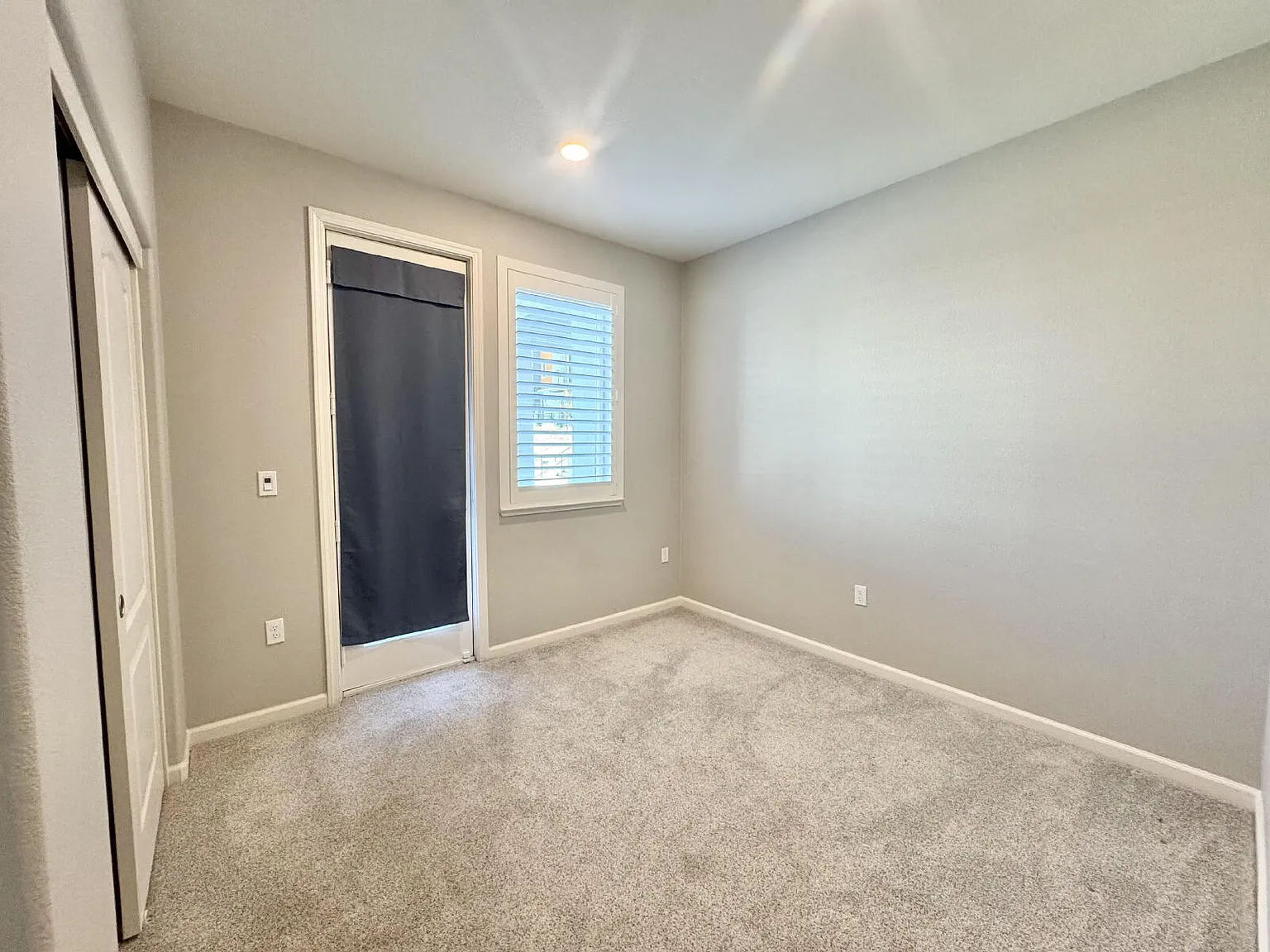 4 bed, 3.5 bath, 2002 sqft, $4,850 — Photo 4