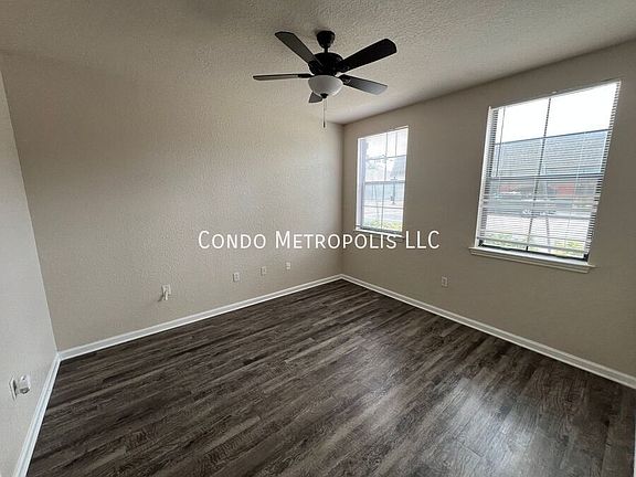 3rd image of 911 N Orange Ave APT 127