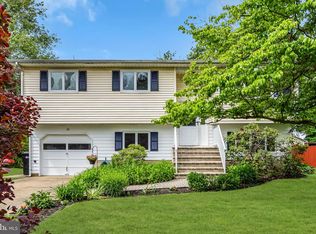 26 Allen Dr, Allentown, NJ 08501