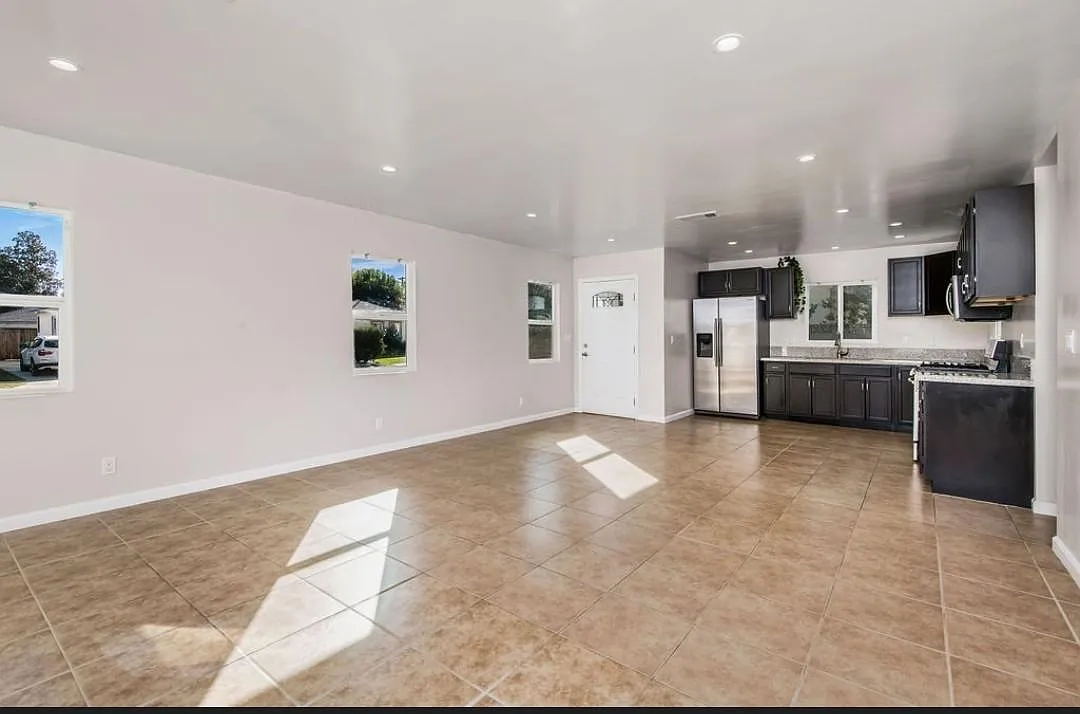 17411 W Haynes St — Photo 1