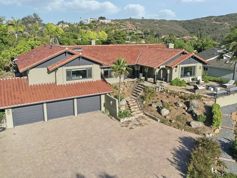 2073 Elevado Rd — Photo 31