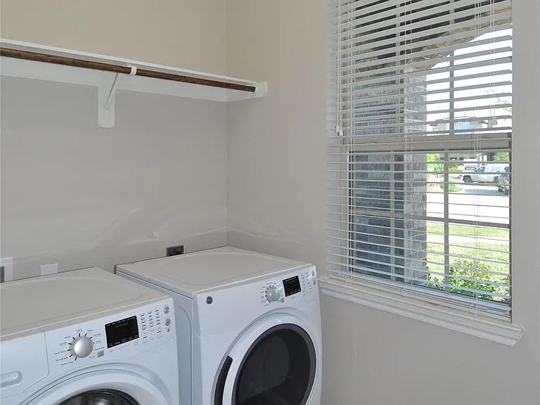 23839 Villa Lisa Dr — Photo 21