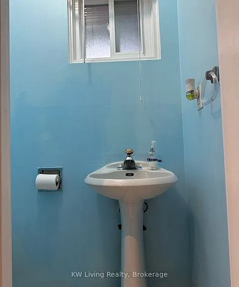 77 Phalen Cres — Photo 11