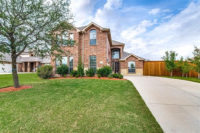 1st image of 5609 Chateau Dr