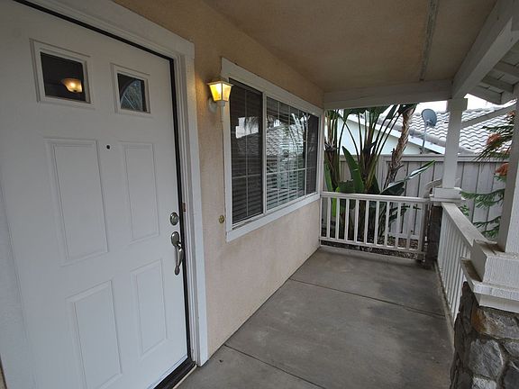 2nd image of 15327 Lakebreeze Ln