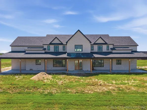 8373 S Wolf Creek Ave, Broken Arrow, OK 74014