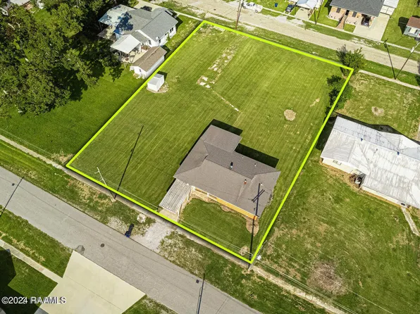 111 S Short St, Delcambre, LA 70528