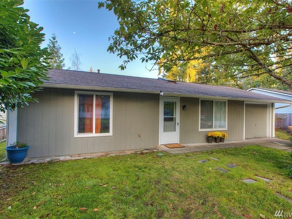 Cute and Clean Remodeled Rambler! Feels larger than 970sq ft!