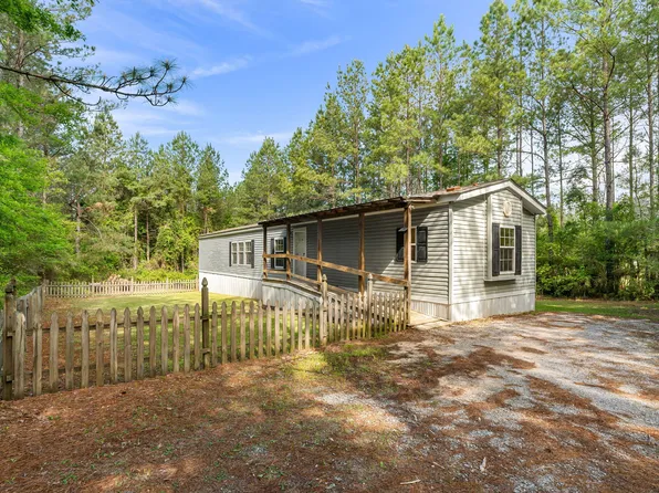 29 Benson Rd, Ellisville, MS 39437