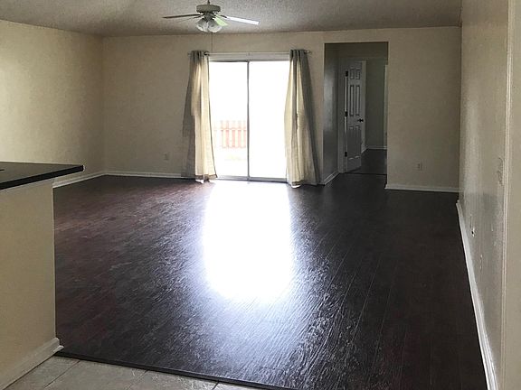4th image of 816 Lake Crescent Ct
