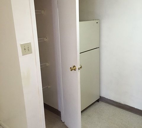 2nd image of 94 Macdougal St #2
