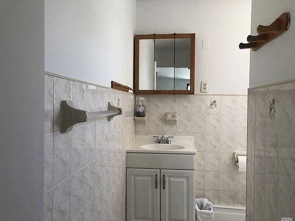 3rd image of 4563 192nd St Floor 2