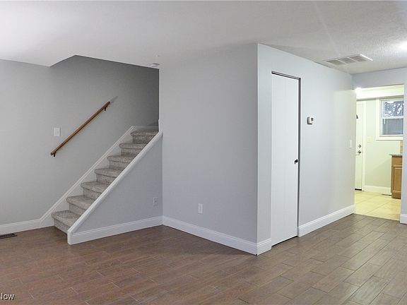 5th image of 4284 W 152nd St