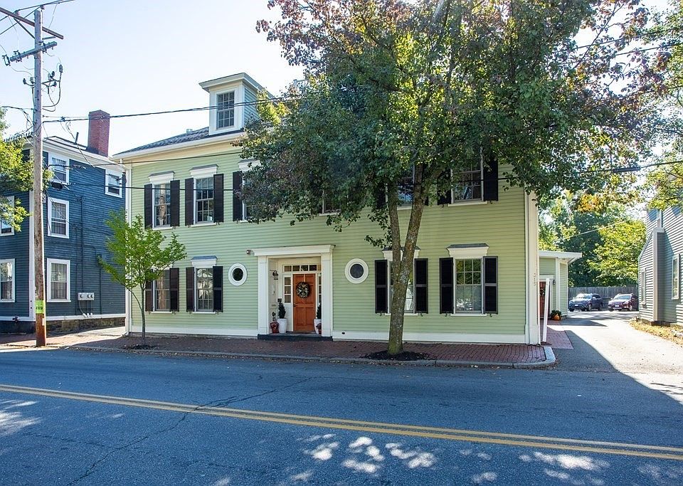 1st image of 315 Essex St #4
