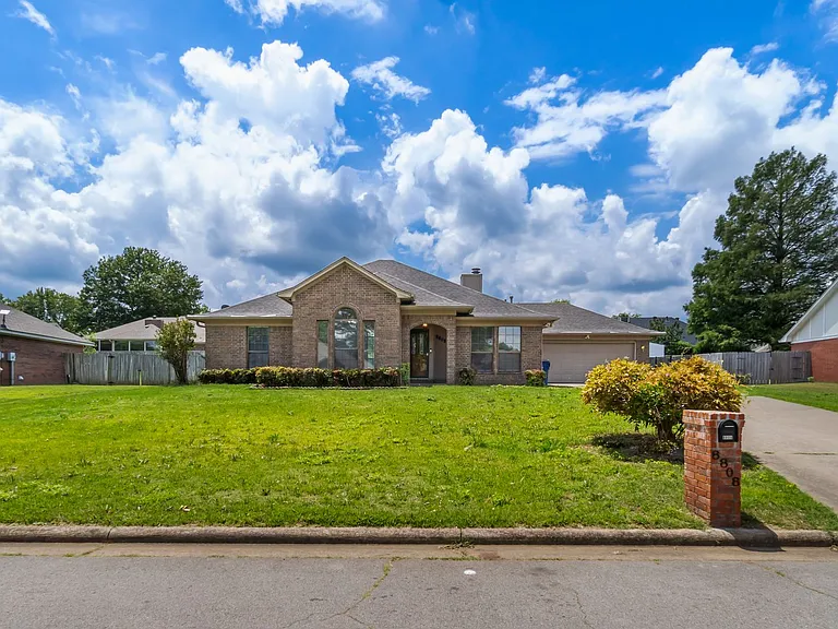 8808 Timberlyn Way — Photo 1