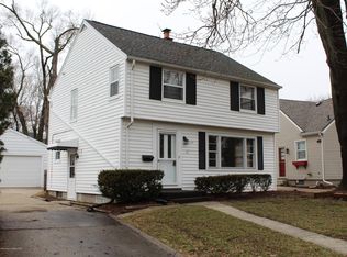 2220 Fairfax Rd, Lansing, MI 48910