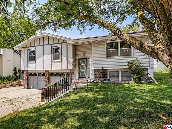 2nd image of 4814 Aspen Dr
