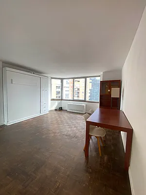 Rented by Fischer Group Realty, LLC | media 5