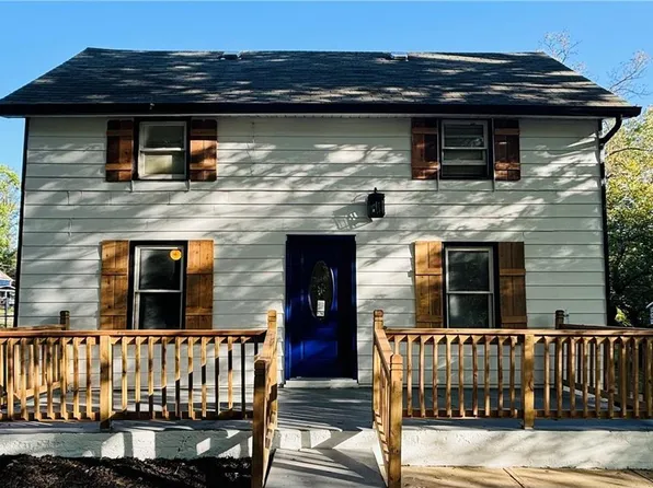 210 E McDonald St, Edgerton, KS 66021