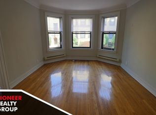 1125 W Oakdale Ave #ONE, Chicago, IL 60657